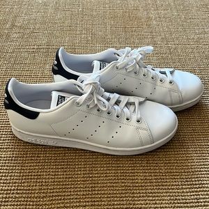 White + Navy Adidas’ Stan Smiths